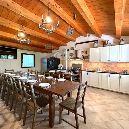 The Ginestra With Swimming Pool And Air Conditioning In Senigallia *