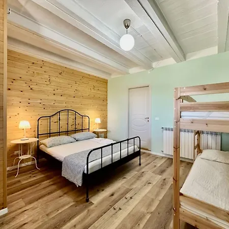 Hébergement de vacances The Ginestra With Swimming Pool And Air Conditioning In Senigallia *