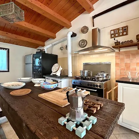 Apartmán Where Ancient Charm Meets Poolside Bliss